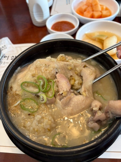 오이 삼계탕 연수점 무더운 여름 몸보신하기 좋은 녹두 삼계탕 추천(모임 회식 장소 추천)