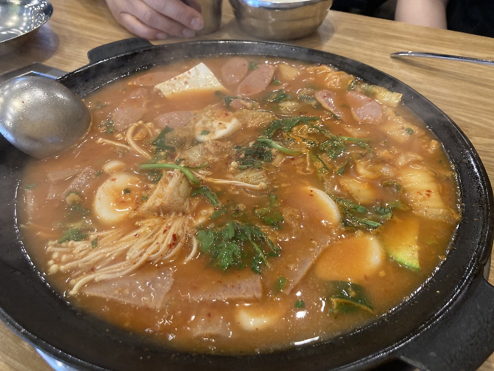 솥뚜껑 의정부부대찌개 사진 5