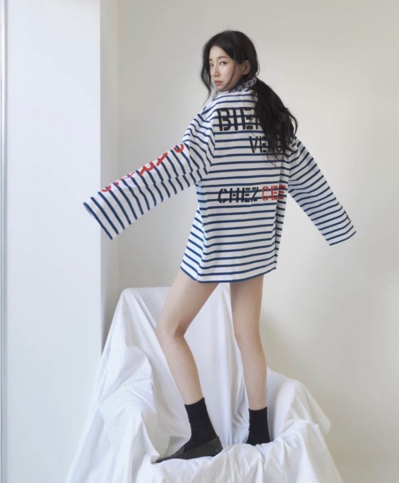 수지, 하의 안 입은 줄…초미니 팬츠로 드러난 극세사 각선미