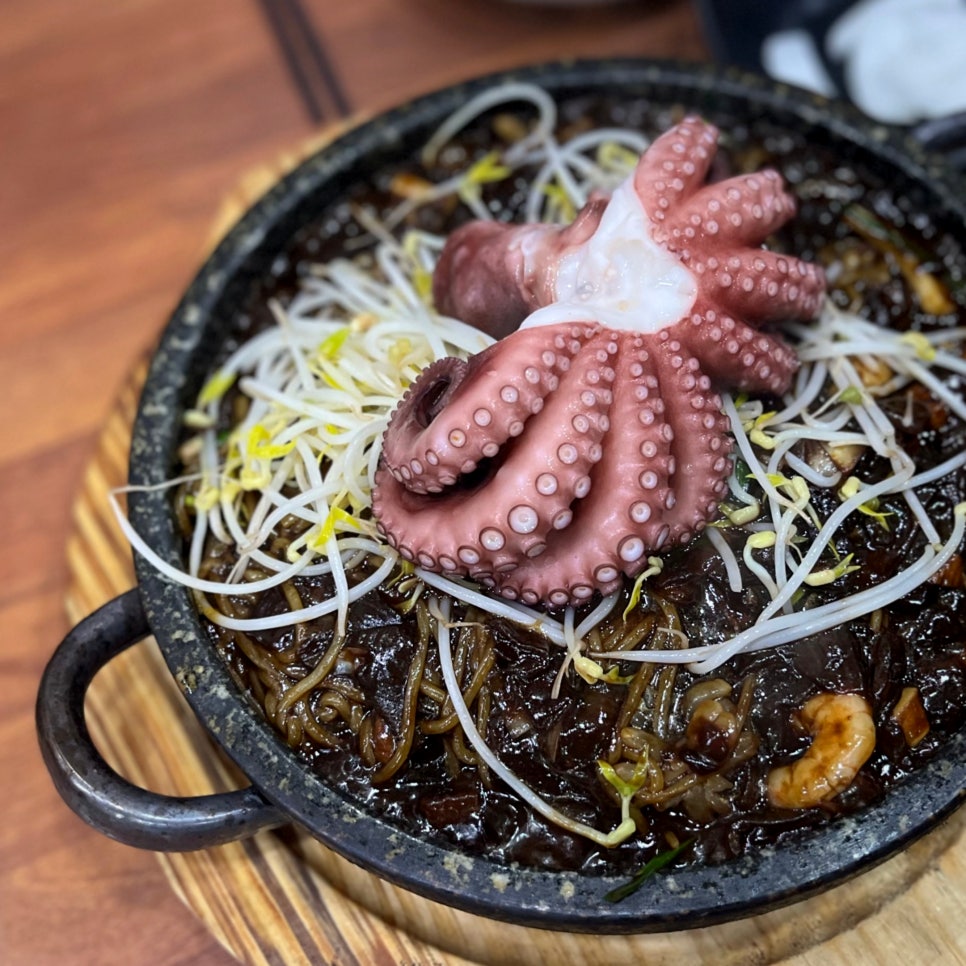 장수돌판짜장 사진 1