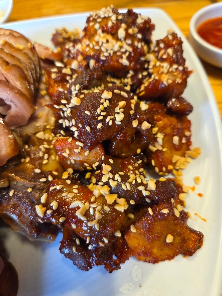쉼터왕족발 사진 3
