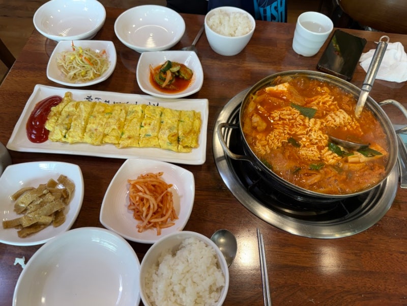 원주 김치찌개 맛집 김치뚝딱 무실점 돼지볶음 찌개 존맛쓰