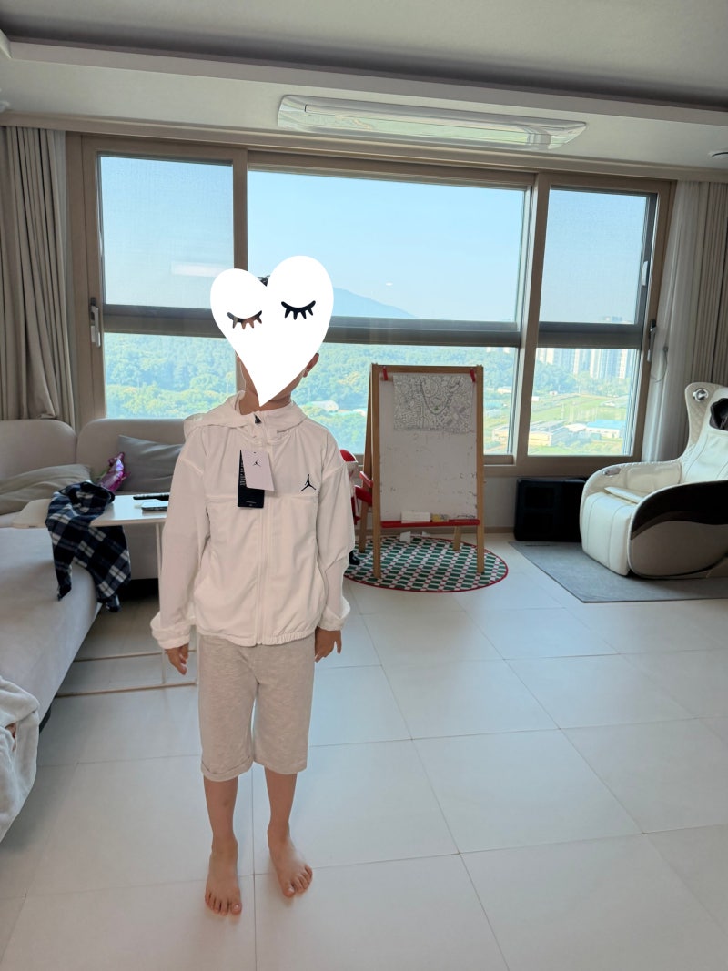 조던 키즈 윈드러너 :: 친구가 선물해준 도토리 화이트 바람막이
