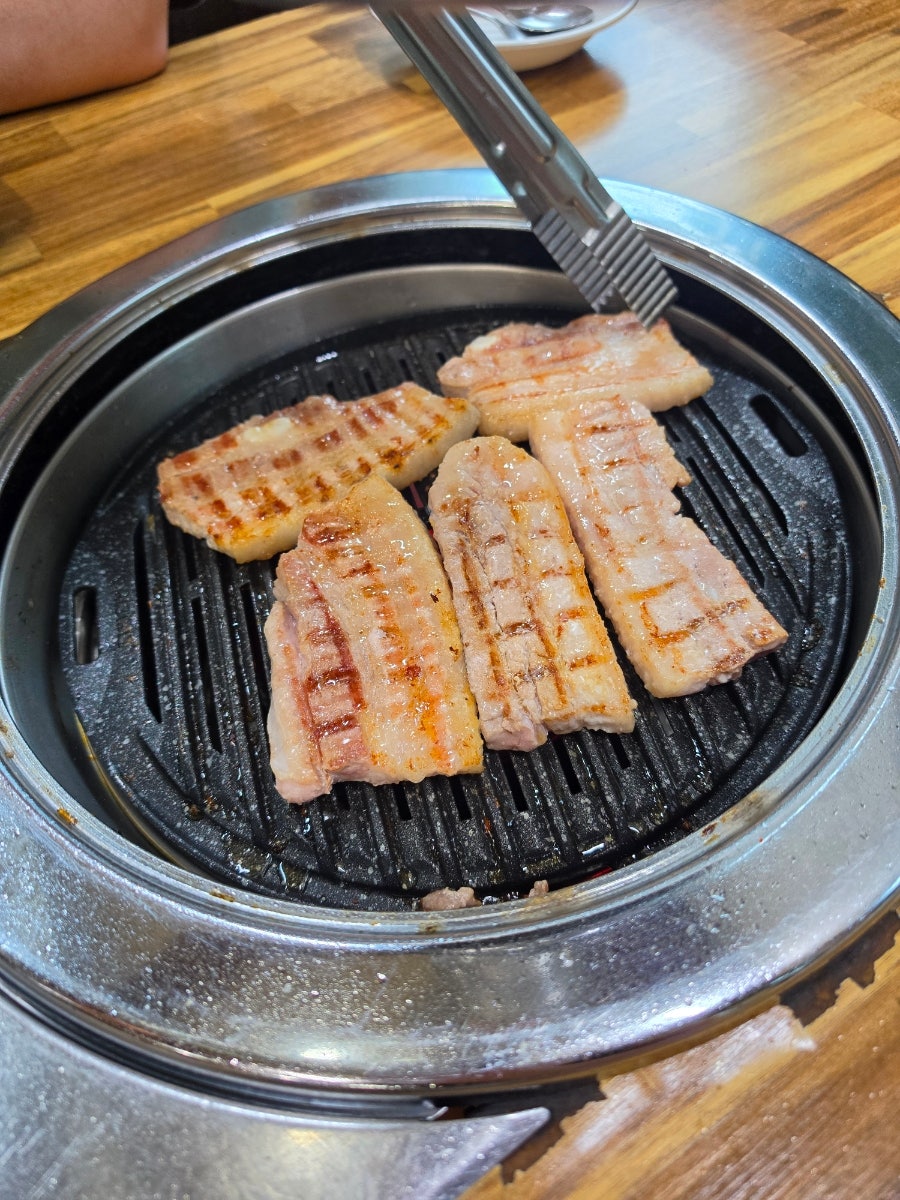 흑돼지삼백식당 오크벨리점 사진 1
