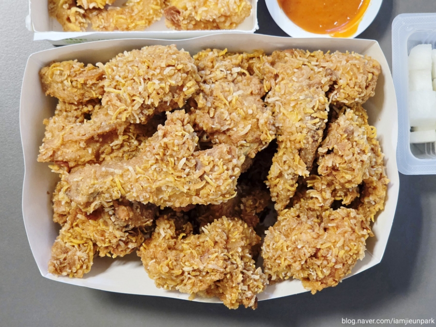 BHC치킨 대전신성점 사진 2
