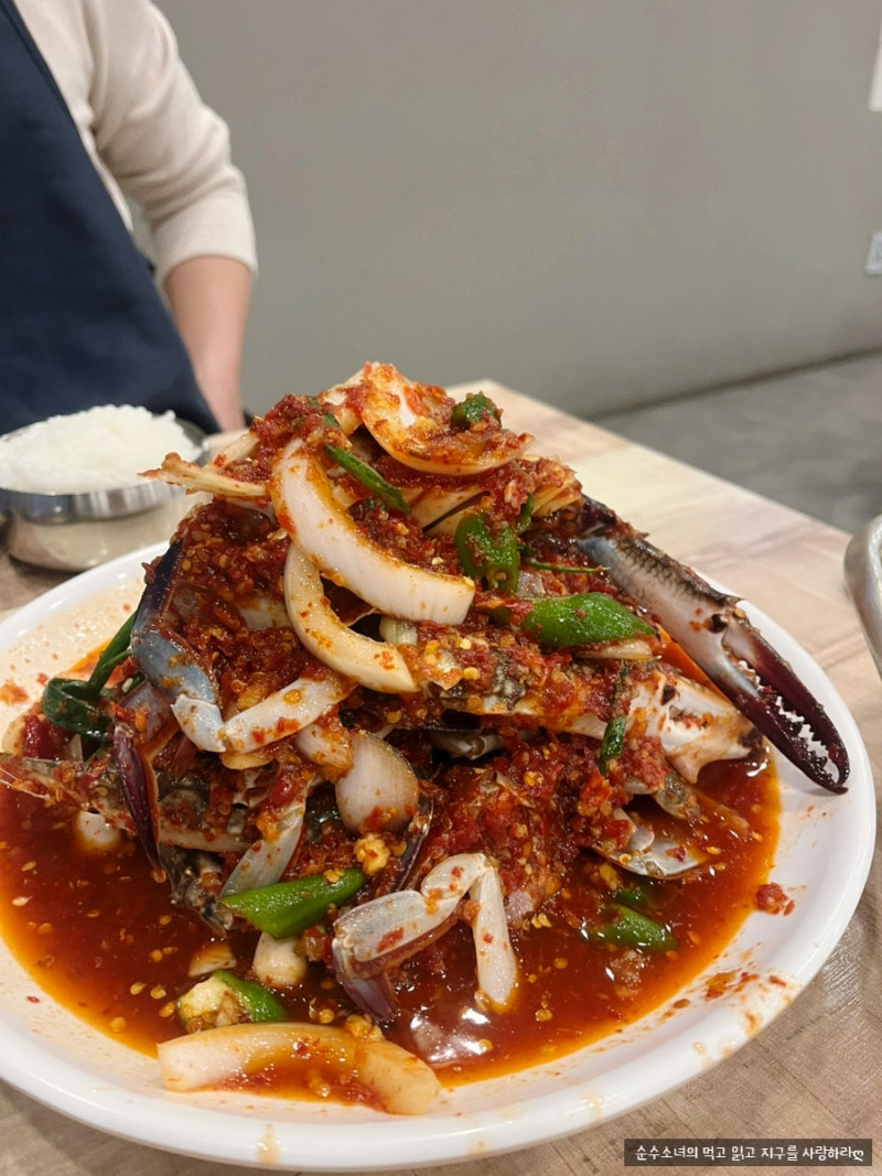 수원시청역 맛집 :: 짱돌네에서 매운꽃게무침 (밥도둑 잔치)