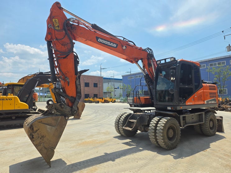  두산 DX160W-5K 2019년식 코끼리집게 회전라인 3단붐 중고굴삭기 06 타이어식
