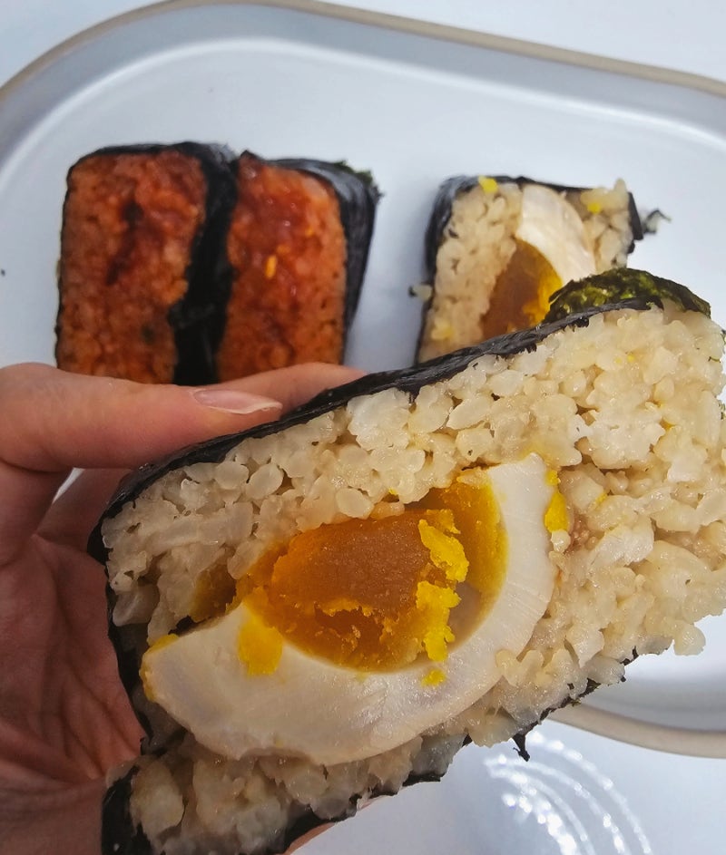 [내돈내산] cu  밥도둑 반숙계란장 삼각김밥, 전주비빔삼각김밥