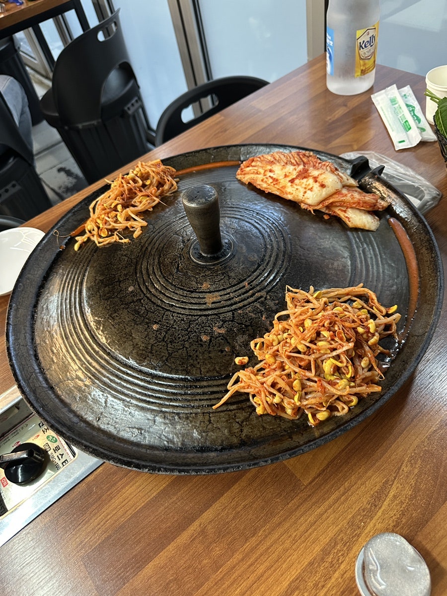 싹쓰리솥뚜껑김치삼겹살 신곡본점 사진 6