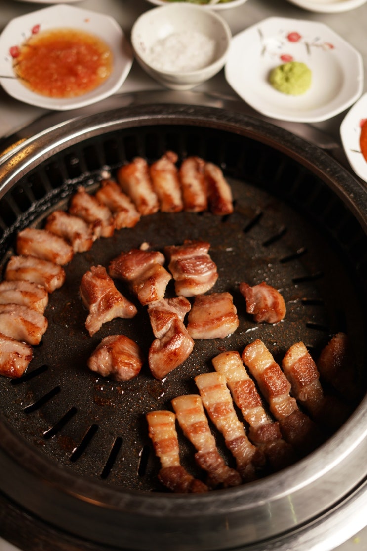  영등포역 돼지고기 맛집 저녁 약속 잡기 좋은 영등포꽃삼