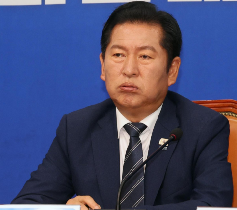 정청래 나이 프로필 고향 미대사관저 사건