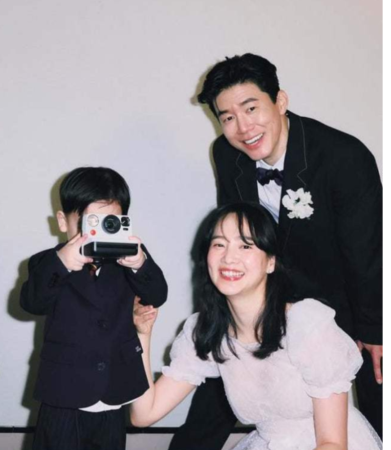 김무열 윤승아 취중 고백 결혼…아들 3살 생일에 다시 떠오른 러브스토리(연예뉴스)