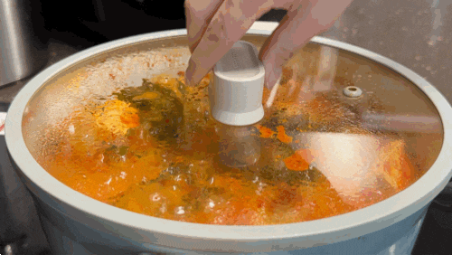 실비김치찌개 레시피, 실비파김치와 핵폭탄총각김치로 끓이는 초간단 매운 김치찌개