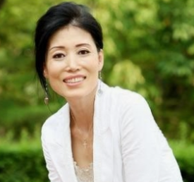 정훈희 건강 이상설 돌연 확산? 최근 산사음악회 무대 목격담과 남편 김태화와의 쿨한 '각집 ....