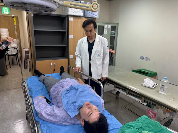막힙니다-<b>정이한</b> 전 개혁신당 <b>부산시장 후보</b> 피습 자작극 의혹... 