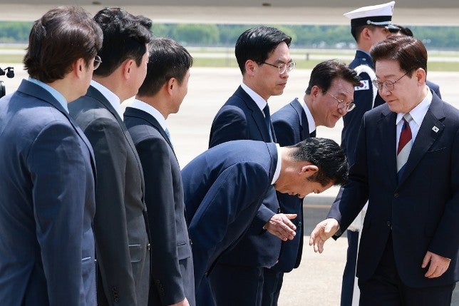 이재명 대통령 귀국 정청래 나이 90도 인사 화제…G7 순방 이후 국내 현안은?