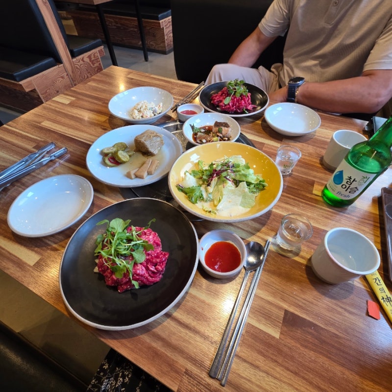 "숯불 열기 없이 시원하게 즐기는 역대급 한우육회!" 소주 5병 순삭하고 구수한 차돌된장찌개....