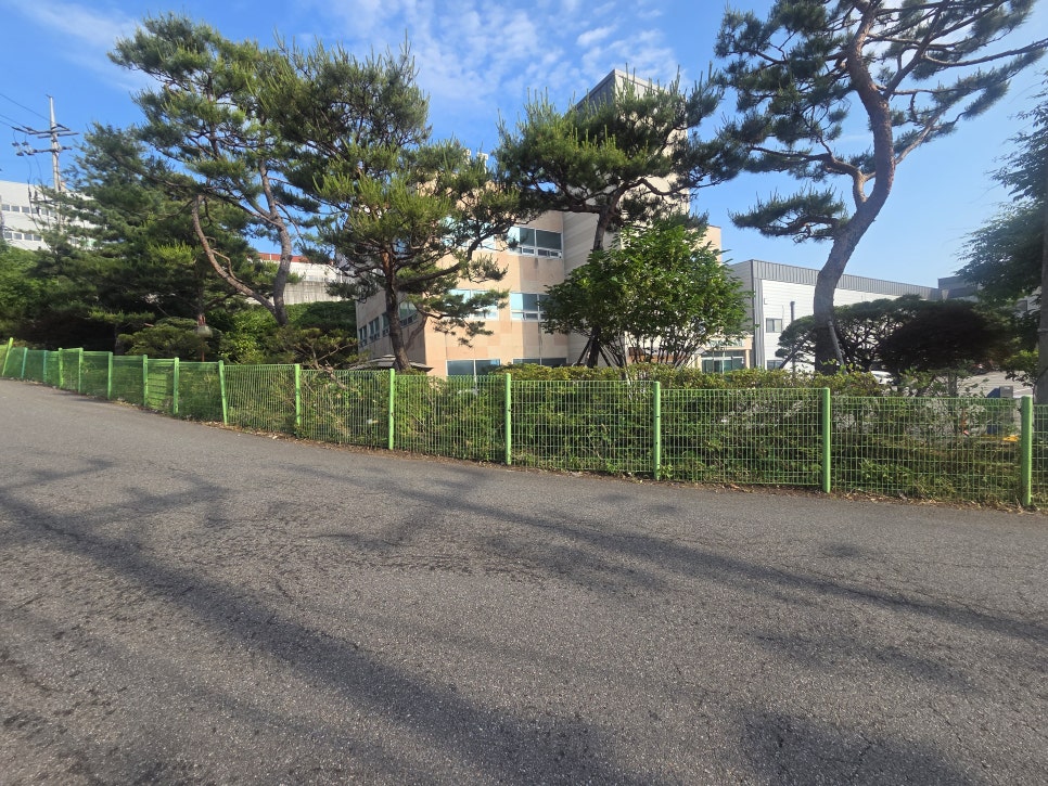 아산휀스 설치 테크노벨리 단지 기존 펜스 철거 후 시공 [현대휀스산업]