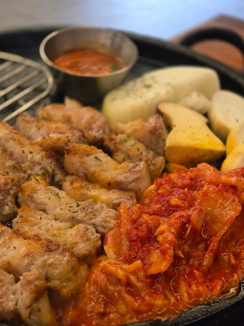 이천삼겹살맛집 단일메뉴 구워주는 찐맛집 꽃삼겹 솔직후기