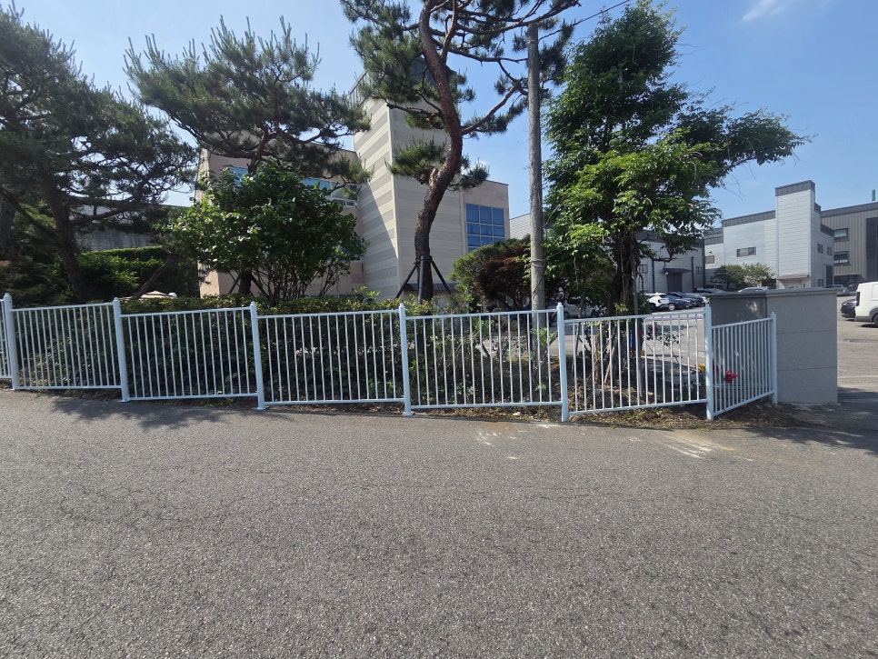 아산휀스 설치 테크노벨리 단지 기존 펜스 철거 후 시공 [현대휀스산업]