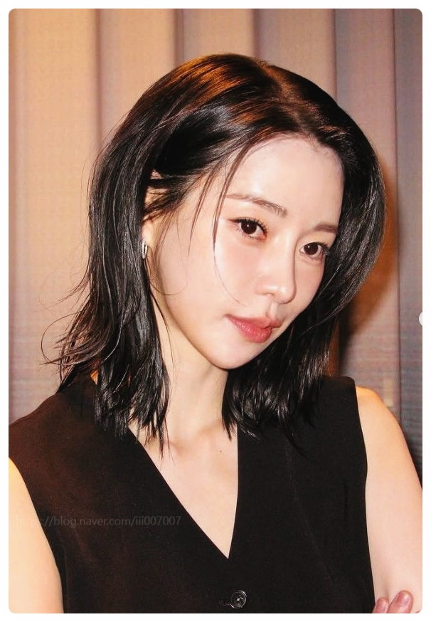  머리부터 발끝까지 고구마 인간 대학 시절 패션 테러리스트로 불렸던 톱 여배우의 반전 과거.jpg