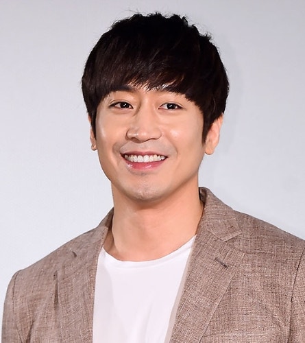 신화 에릭, 살 오른 근황 화제…부모님과 중식당 방문 포착