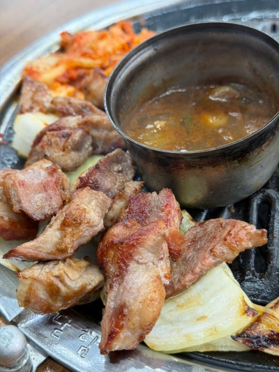 제주도두동맛집 15년 한자리지킨 흑돼지전문 [ 섬머리숯불구이 ]