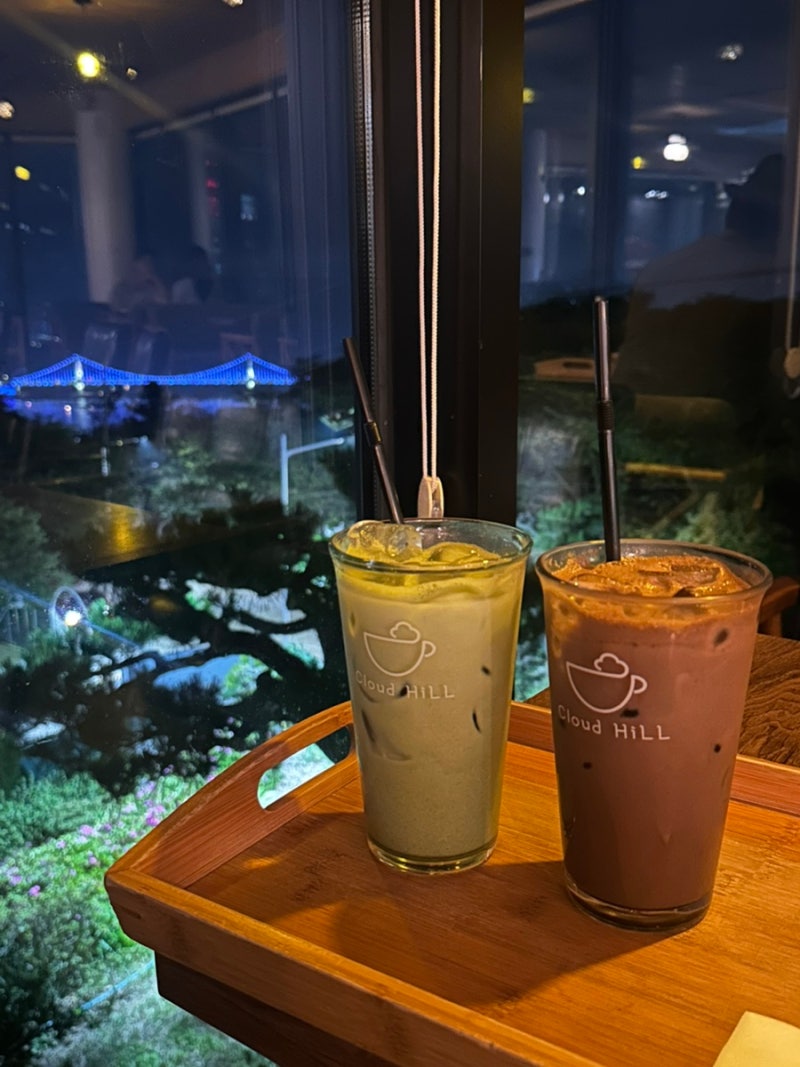부산 황령산 카페 | 구름고개카페 | 야경이 멋진 황령산 전망 좋은 카페 추천
