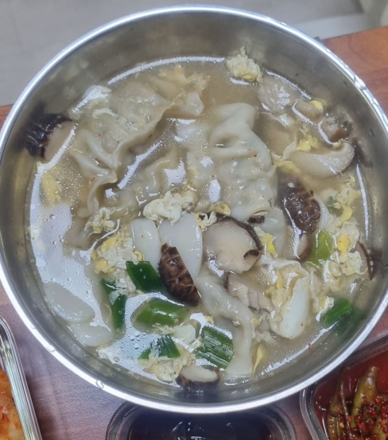 떡만두국끓이는법 고향만두떡만두국레시피 고향만두찌는법