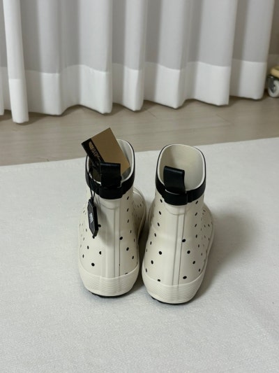 노스페이스 도트 레인부츠, 발볼 넓은 편도 편하게 신어요 — 사진 5