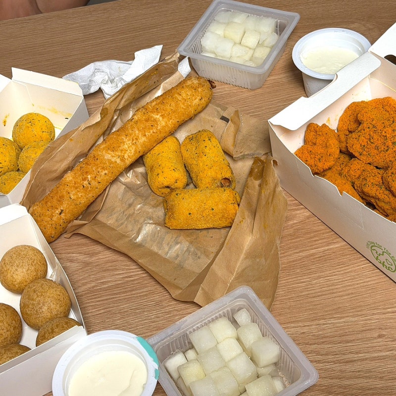 BHC핫뿌링클 순살과 사이드 메뉴들 먹어봤습니다 (뿌링뿌링소스, 뿌링치즈볼, 뿌링핫도그, 치....