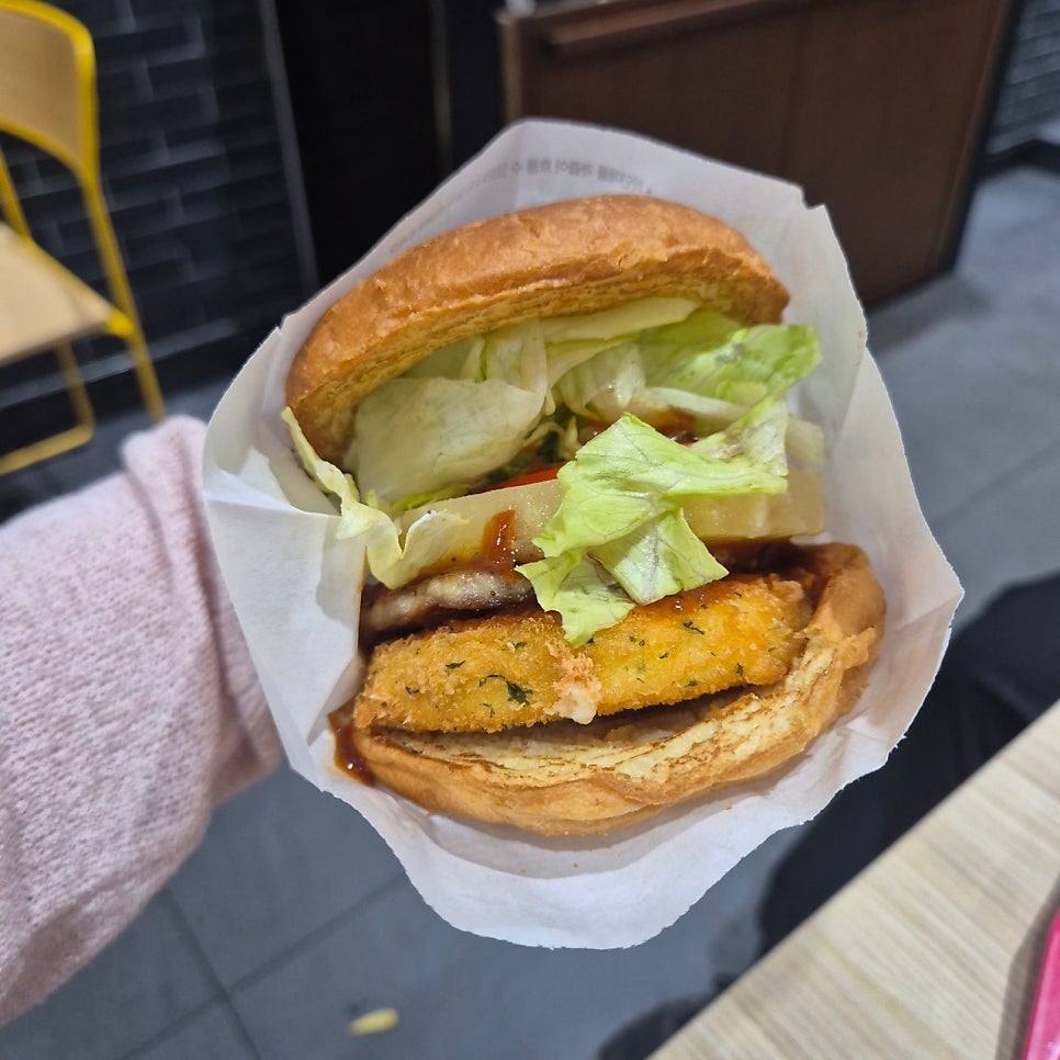 롯데리아 대구용산점 사진 2