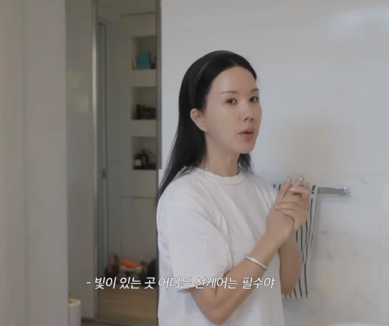 "비싼 화장품보다 중요한 것"… 엄정화 이청아 이정현까지. 여배우들이 집에서도 놓치지 않....