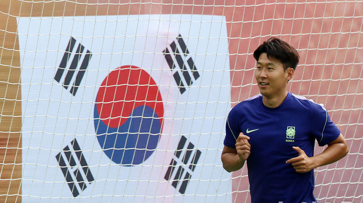 <b>손흥민</b>, 멕시코전 <b>선발 출격</b>! 한국 월드컵 역사 새로 쓸까?
