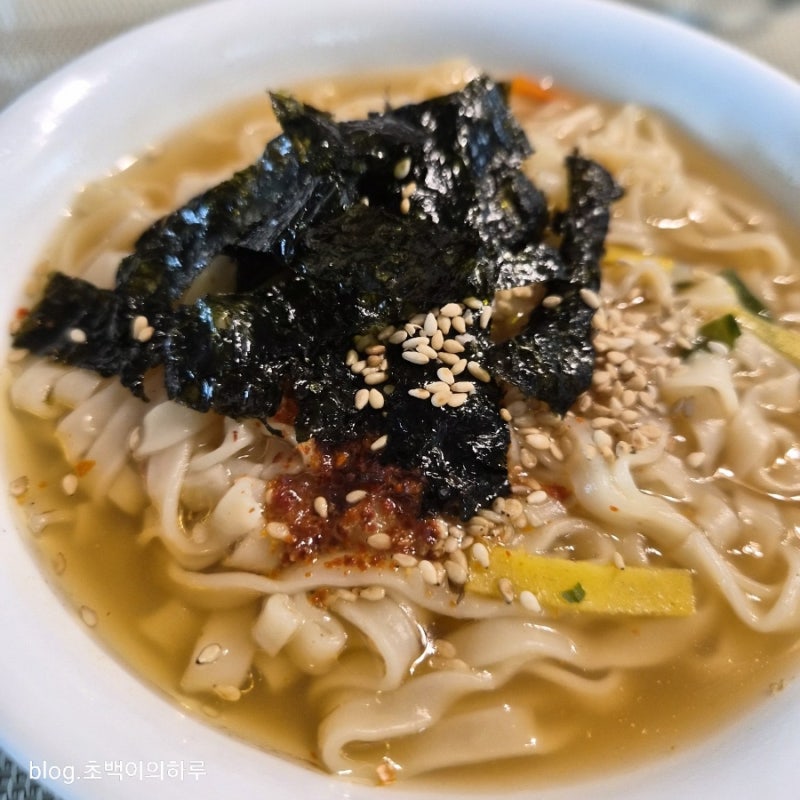 인스탄트 같지 않은 "농심 멸치칼국수"