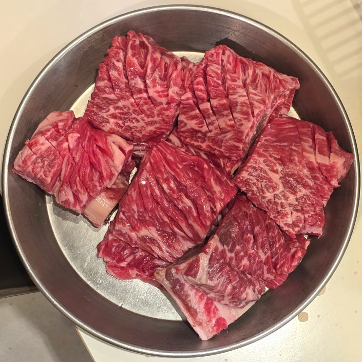  [신촌 형제갈비] 신촌역 소갈비: 생갈비와 평양냉면