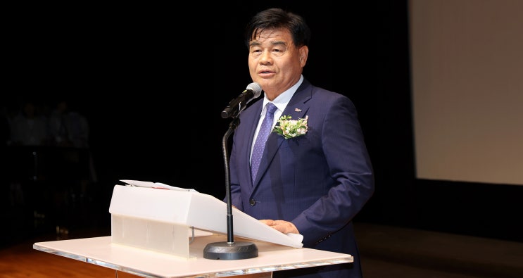 <b>심규언 동해시장</b> 시민과 함께 걸어온 14년, 퇴임식 개최