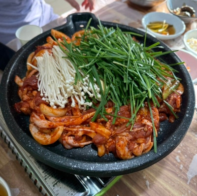 부산 기장 장안사근처 맛집 만수장가든 계곡과 함께 즐기는 오리불고기