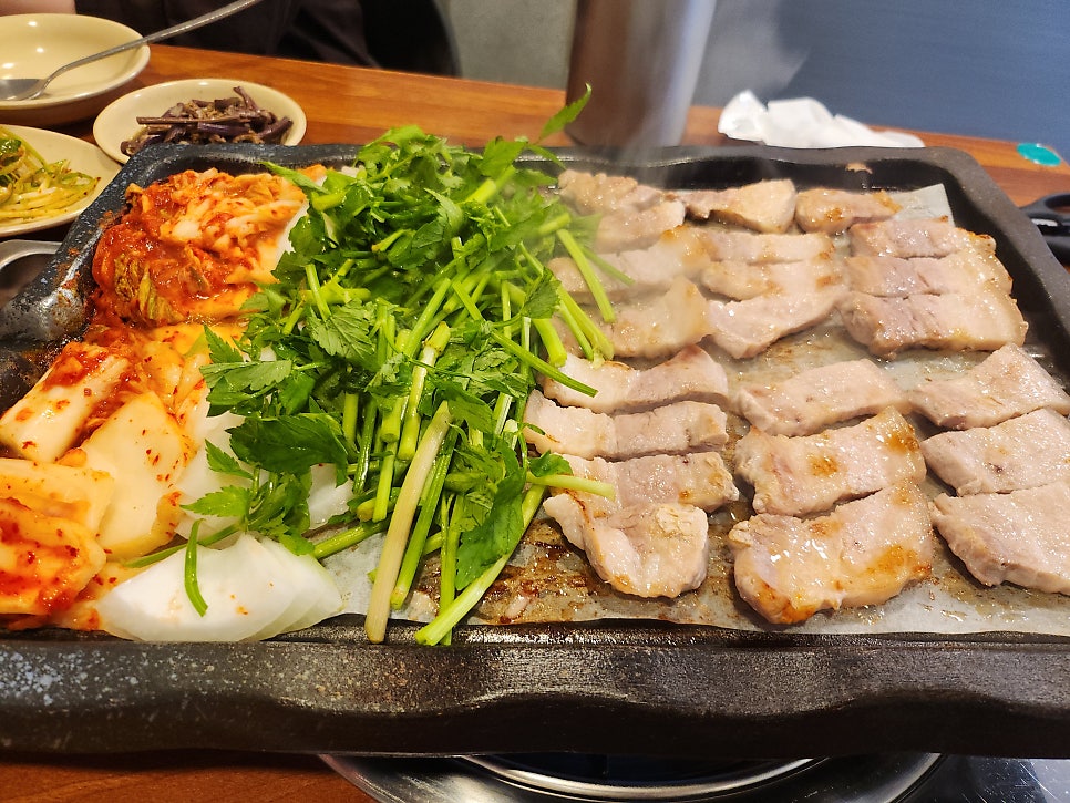여의도미나리삼겹 인덕원점 사진 1