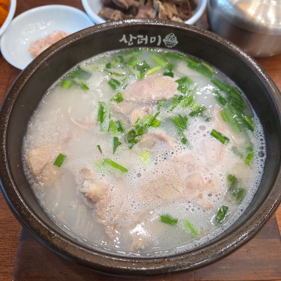 산더미미성돼지국밥 춘천삼천점 사진 5