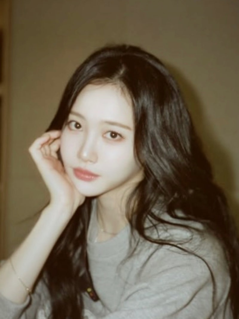 "단 1장의 셀카로..." 얼짱을 넘어 슈퍼스타 된 여자 연예인