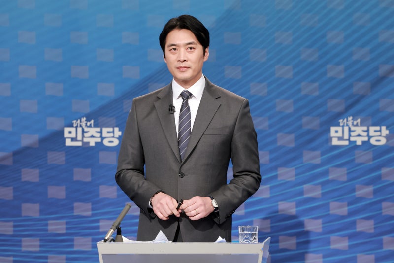 개혁을 말하며 개혁의 신뢰를 깎아먹는 정치인, 민주당 한준호 의원을 보며
