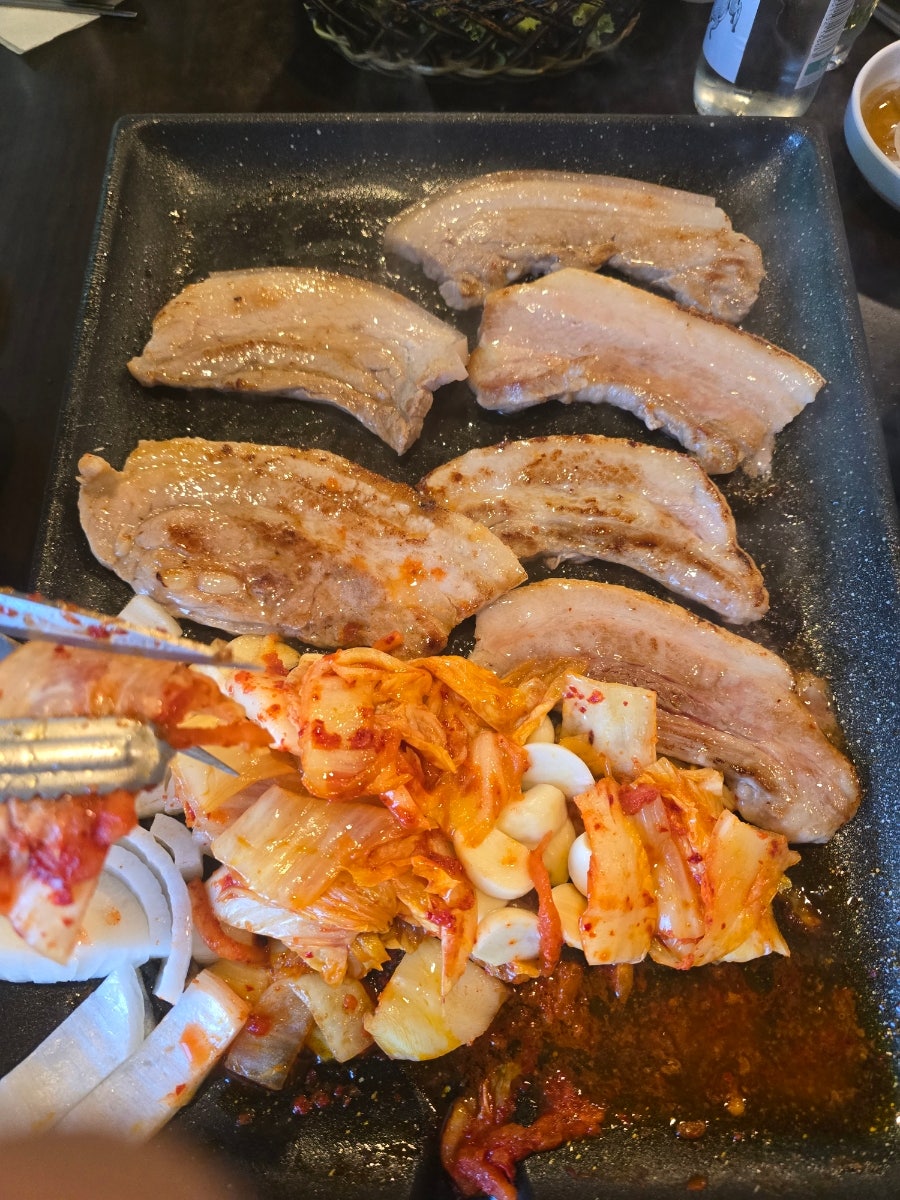 규돈묵은지삼겹살 사진 1