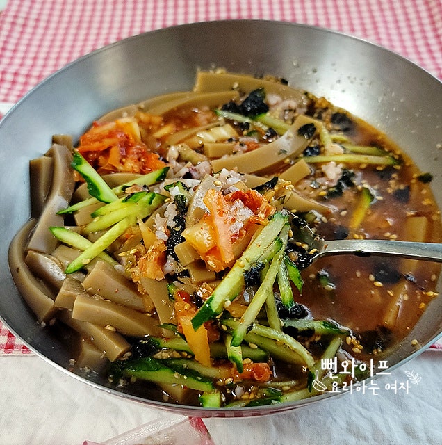 비 오는 날 잘 어울리는 도토리묵사발 만들기 도토리묵밥