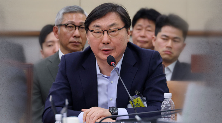 <b>이화영</b> ‘검찰청 술 파티 <b>위증</b>’ 1심 유죄. 징역 4개월 <b>실형</b>... 