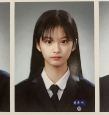 "JYP·SM·YG 동시 합격한 설윤" 아기 때부터 이미 완성형이었다는 설윤의 충격적인 과거