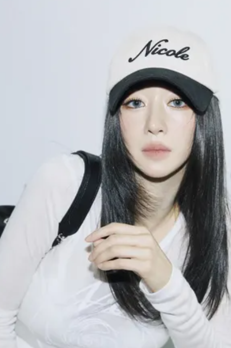 "성숙하고 편안해진 아우라" 서예지, 베일 벗은 최신 인스타 피드 속 비현실적 비주얼로 연일....