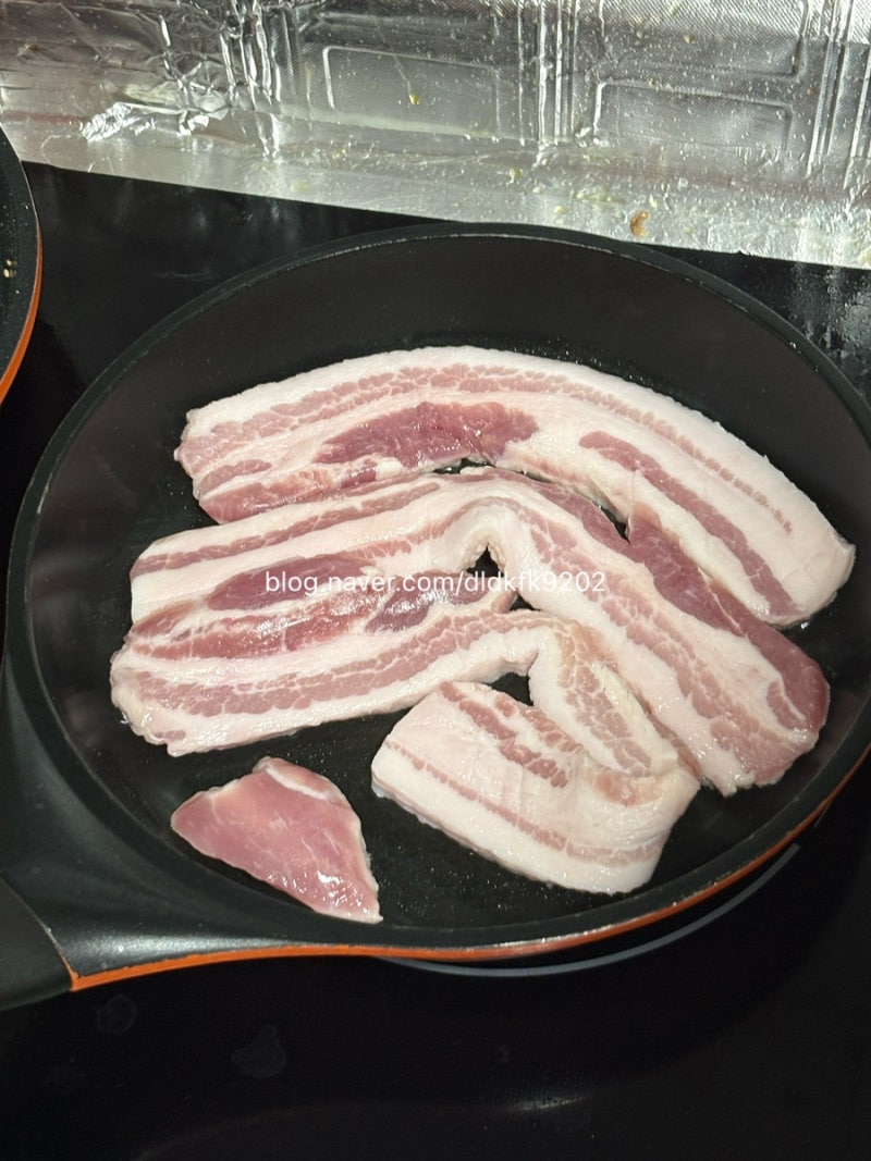 흑돼지 쫀삼겹 (에이징 그라운드) 비추, 비계 덩어리