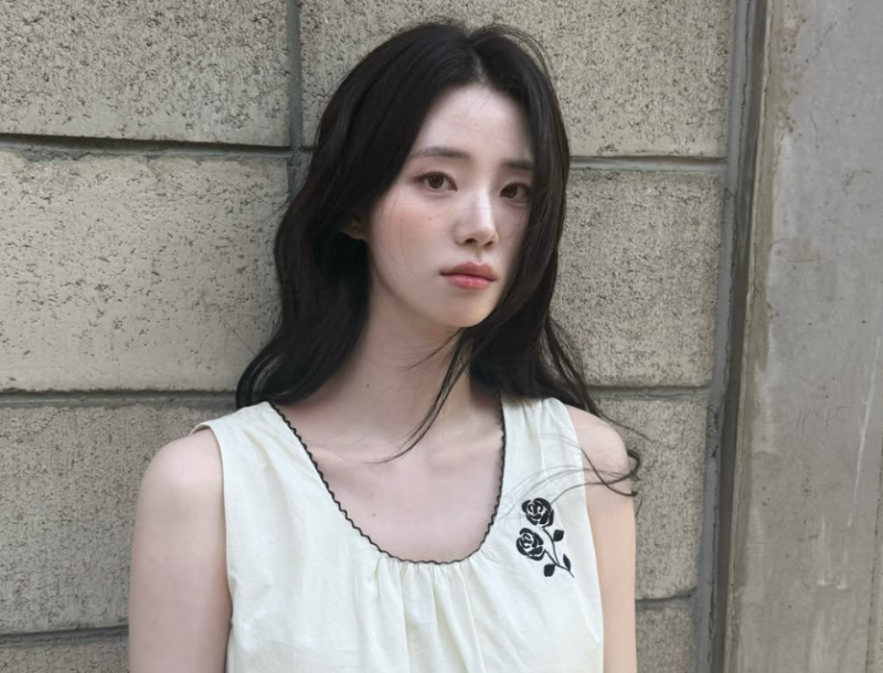 [셀럽패션] 꽃보다 더 눈에 들어온 신시아의 원피스 패션