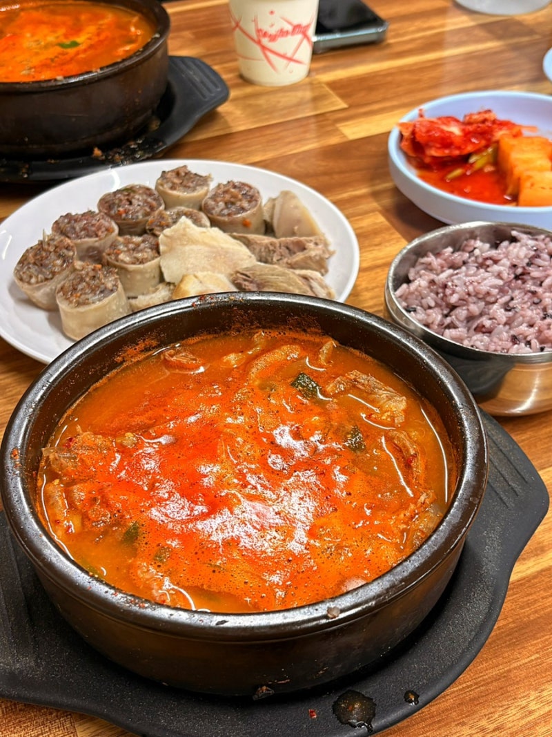 서울 ’기절초풍왕순대’ 서울대입구역 순대국밥 맛집
